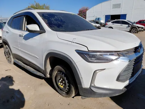 Chevrolet Tracker fotografado em um anúncio de leilão